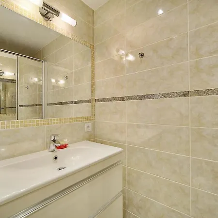 Apartment 2 Pieces Moderne Centre A1b237