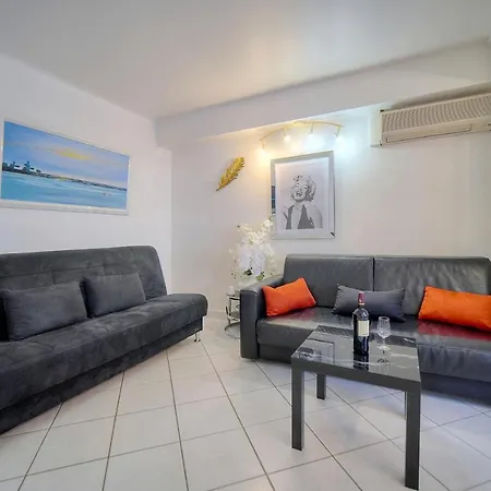 Apartment 2 Pieces Moderne Centre A1b237 Cannes