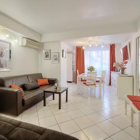 Apartment 2 Pieces Moderne Centre A1b237 Cannes