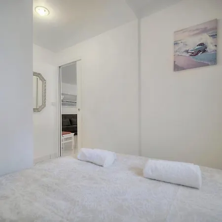 Apartment 2 Pieces Moderne Centre A1b237